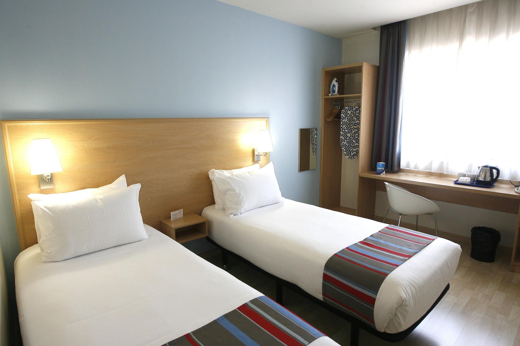 Travelodge Madrid Metropolitano Buitenkant foto