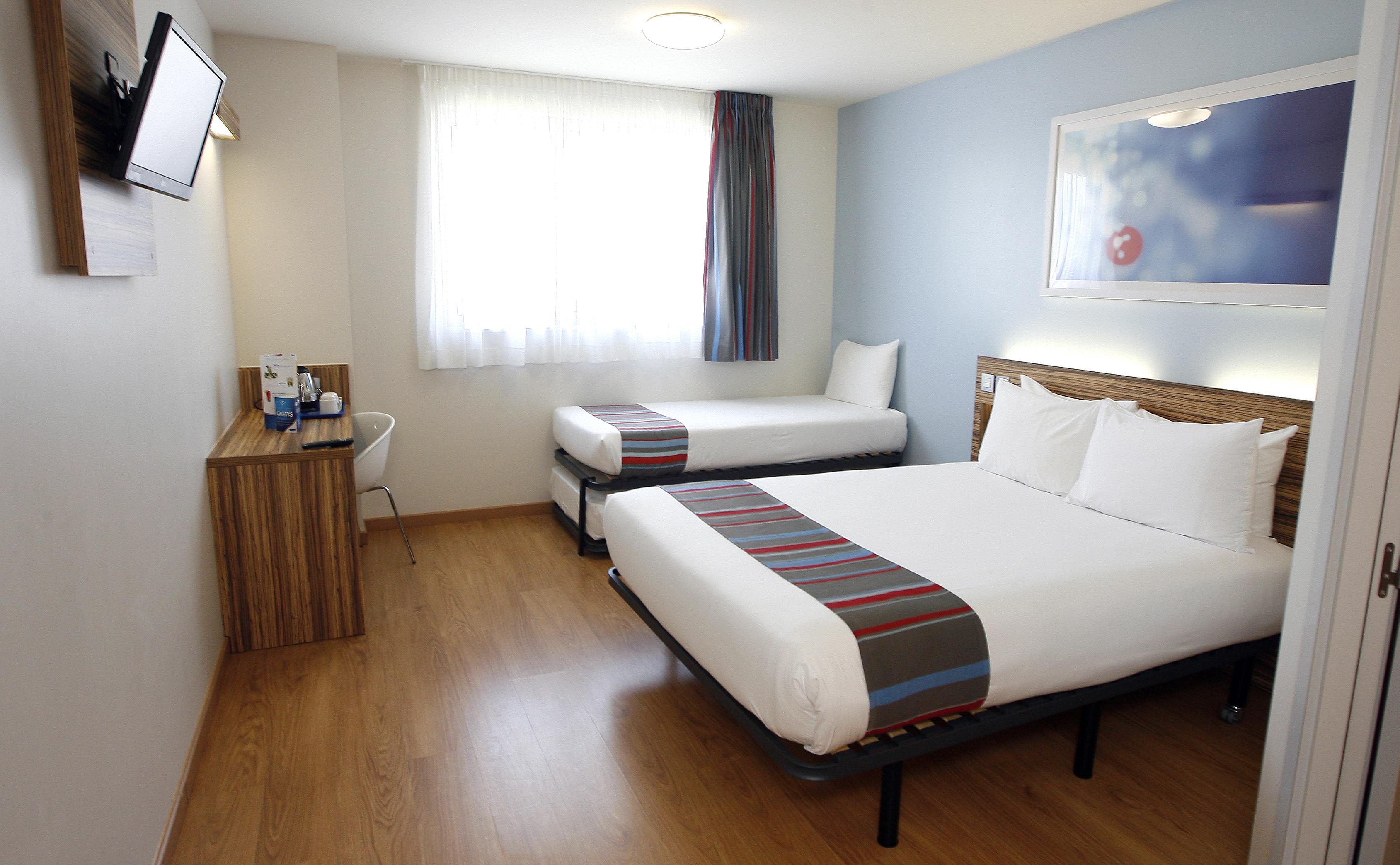 Travelodge Madrid Metropolitano Buitenkant foto