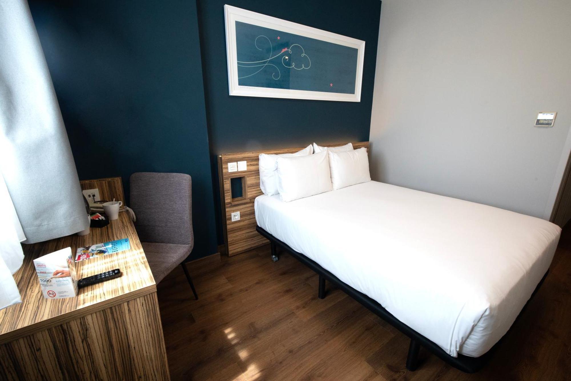 Travelodge Madrid Metropolitano Kamer foto